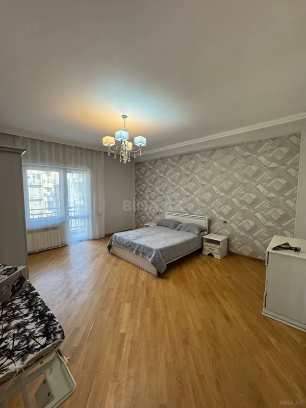 Kirayə verilir 3 otaqlı mənzil 140 m²