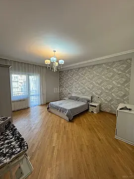 Kirayə verilir 3 otaqlı mənzil 140 m²