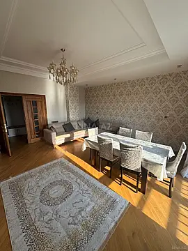 Kirayə verilir 3 otaqlı mənzil 140 m²