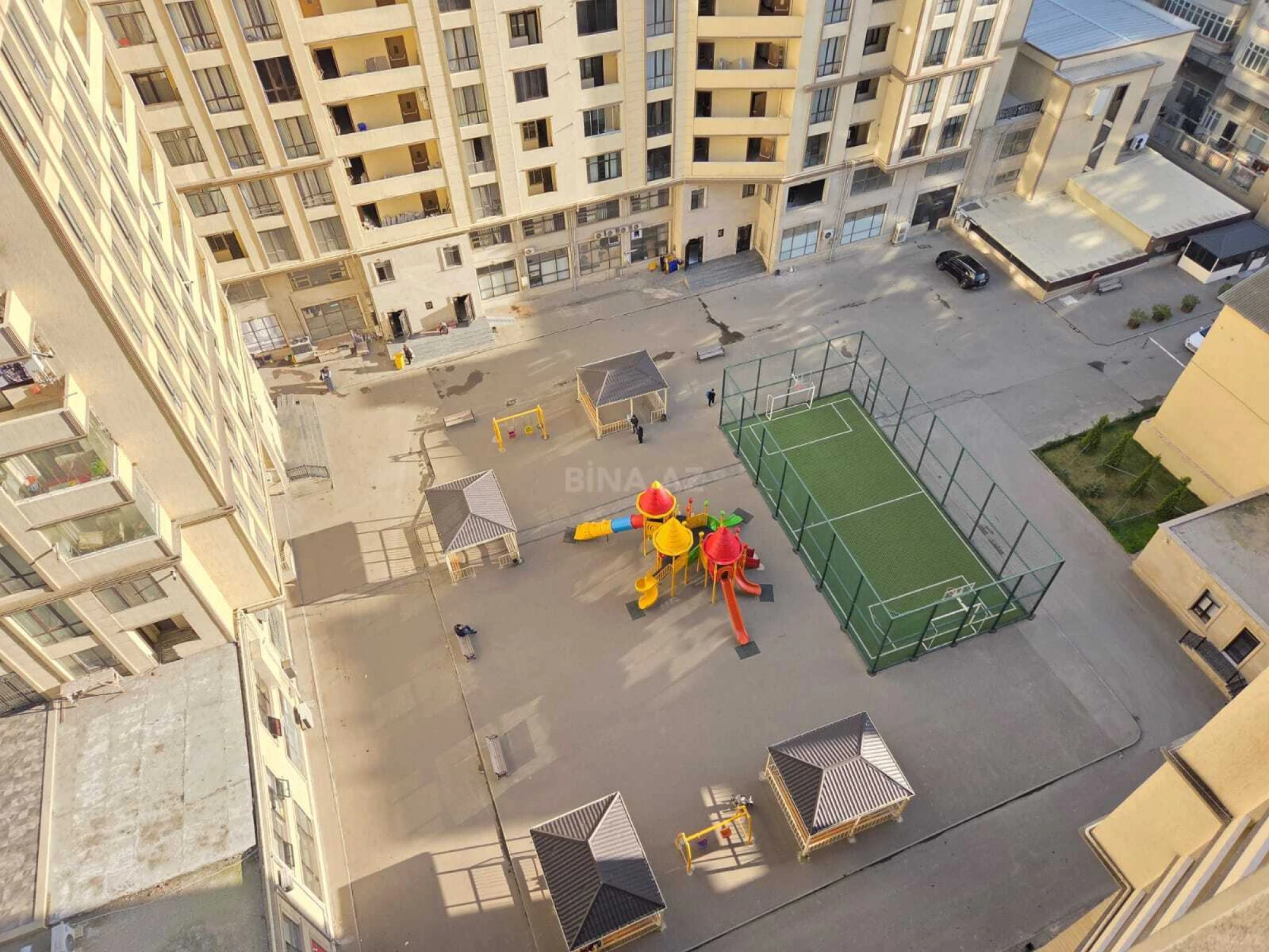 Satılır 3 otaqlı mənzil 148 m²