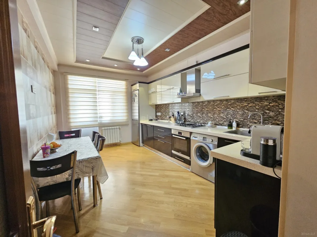 Satılır 3 otaqlı mənzil 120 m²