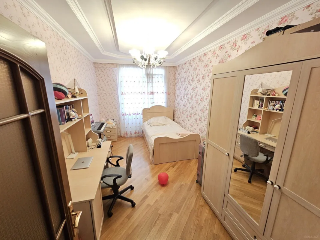 Satılır 3 otaqlı mənzil 120 m²