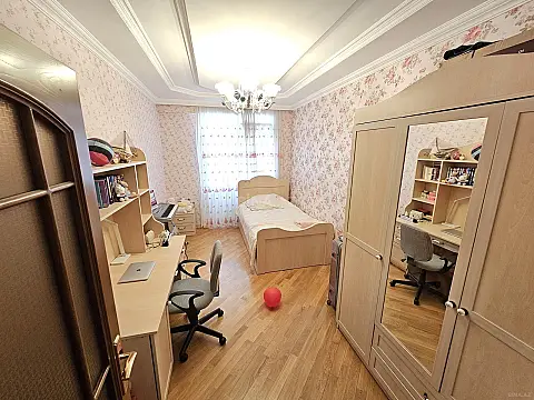 Satılır 3 otaqlı mənzil 120 m²