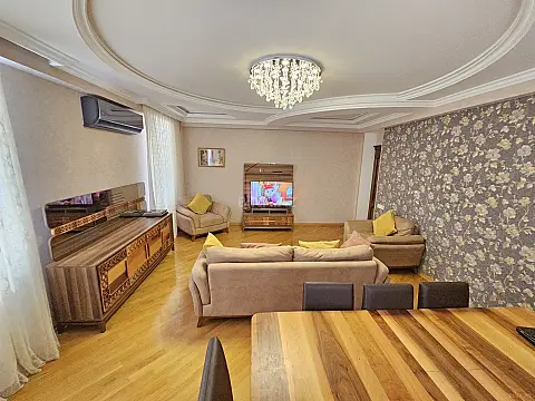 Satılır 3 otaqlı mənzil 120 m²