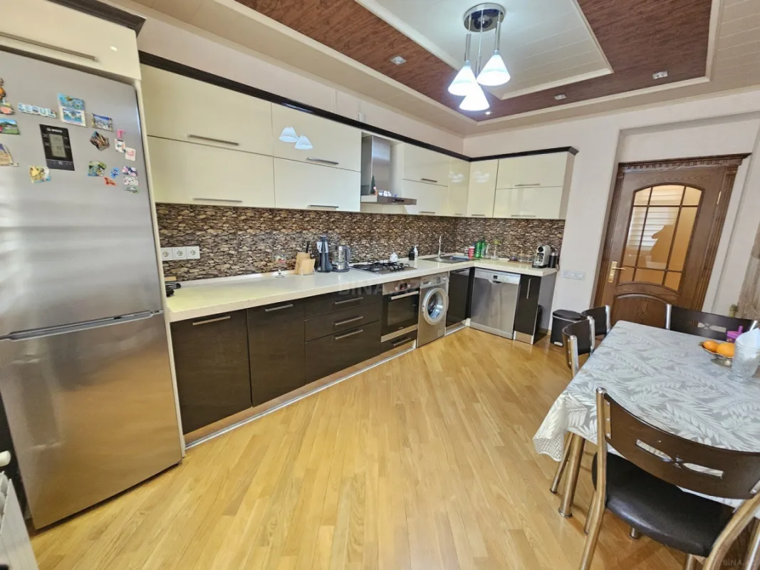 Satılır 3 otaqlı mənzil 120 m²