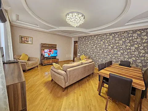 Satılır 3 otaqlı mənzil 120 m²