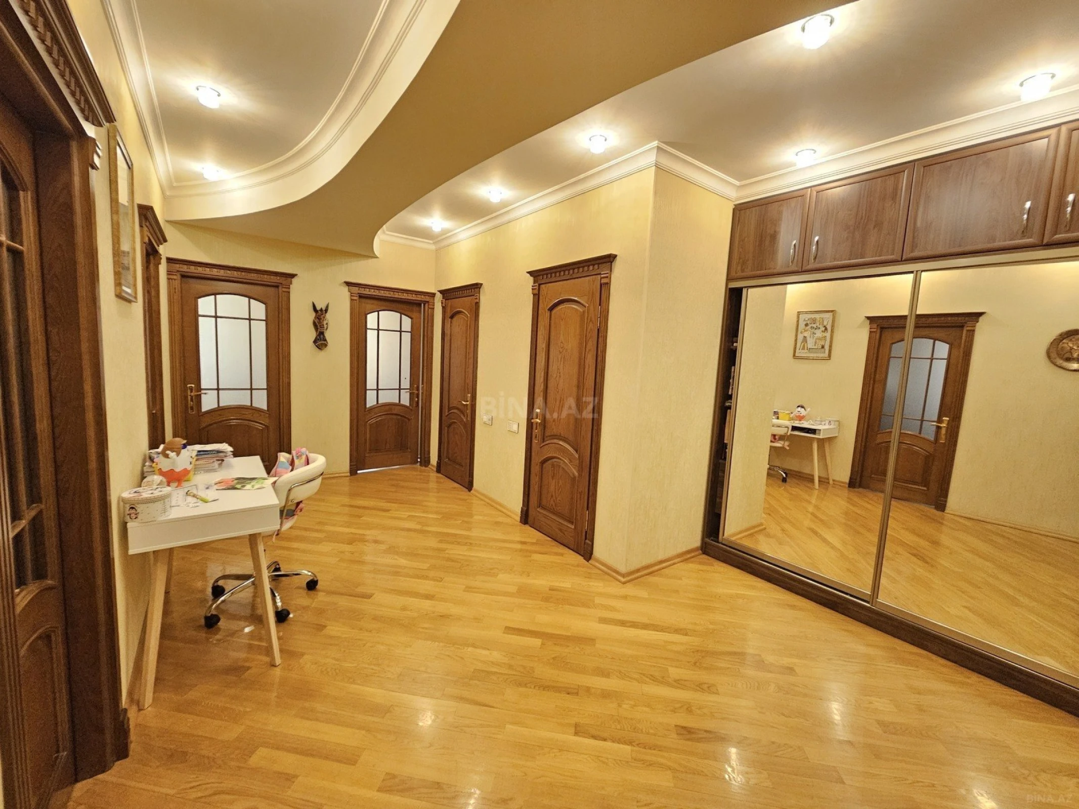 Satılır 3 otaqlı mənzil 120 m²