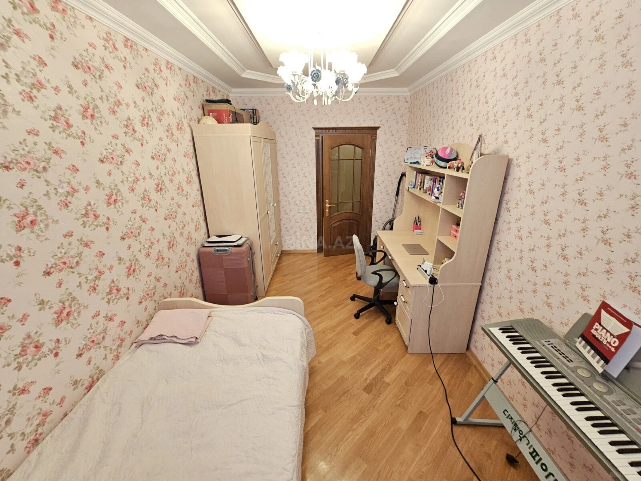 Satılır 3 otaqlı mənzil 120 m²