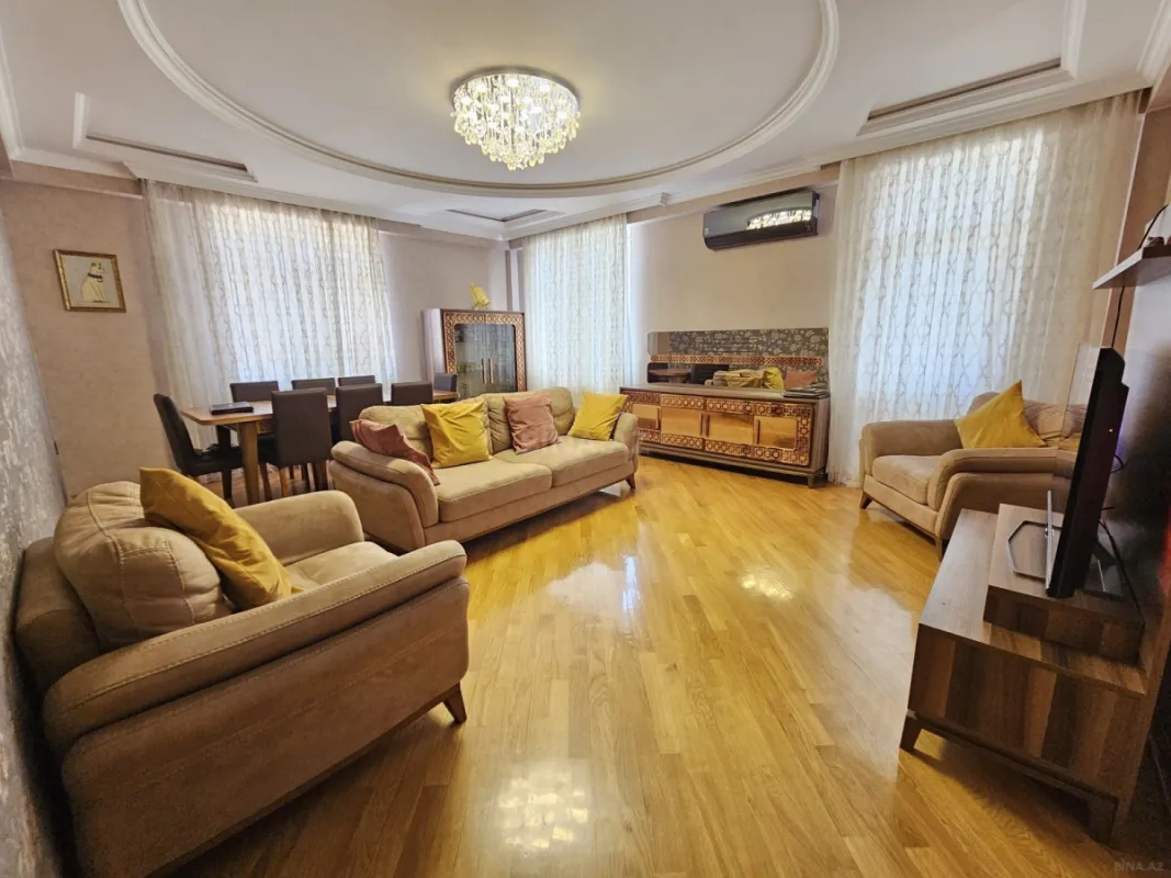 Satılır 3 otaqlı mənzil 120 m²