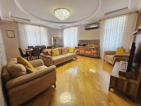 Satılır 3 otaqlı mənzil 120 m² — Bakı, İnşaatçılar 3 otaq 120.00 m²