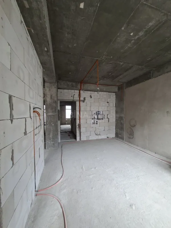 Satılır 4 otaqlı mənzil 140 m²