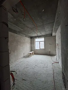 Satılır 4 otaqlı mənzil 140 m²