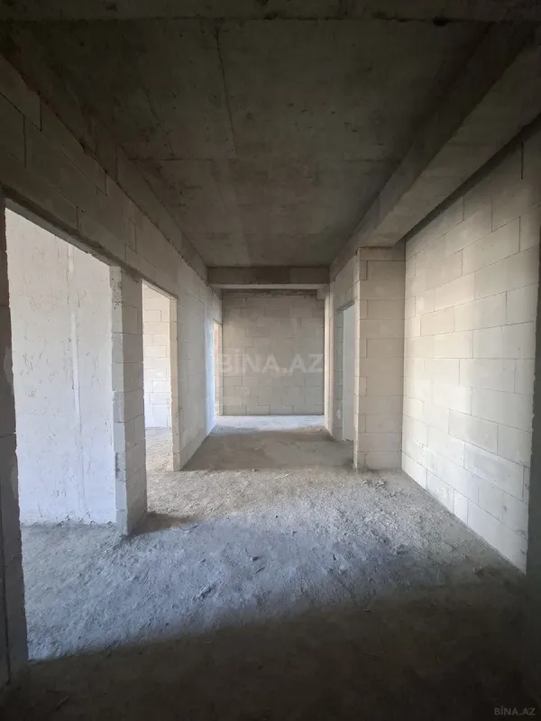 Satılır 4 otaqlı mənzil 140 m²