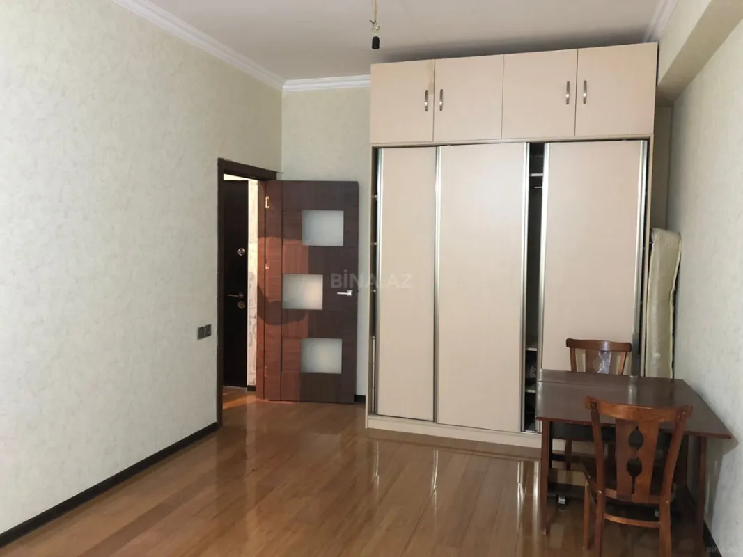 Satılır 1 otaqlı mənzil 42 m²