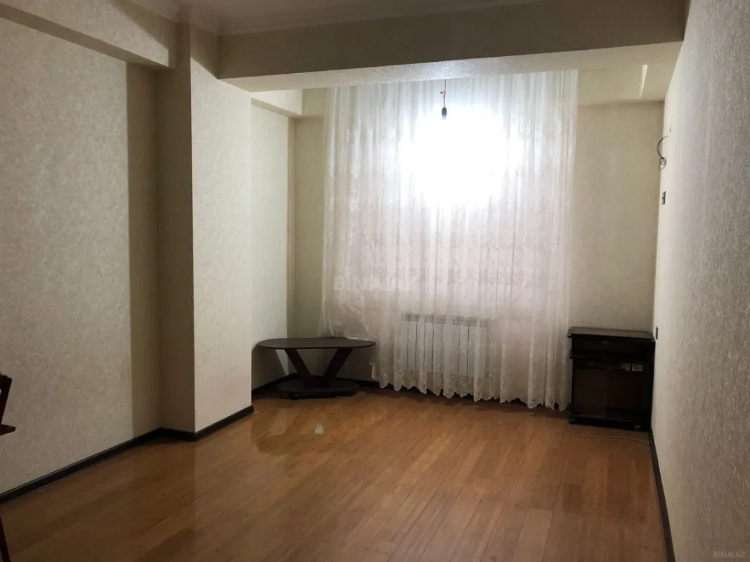 Satılır 1 otaqlı mənzil 42 m²
