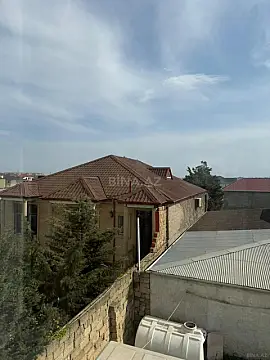 Satılır 5 otaqlı həyət evi 185 m²