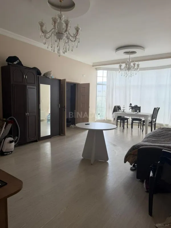 Satılır 5 otaqlı həyət evi 185 m²