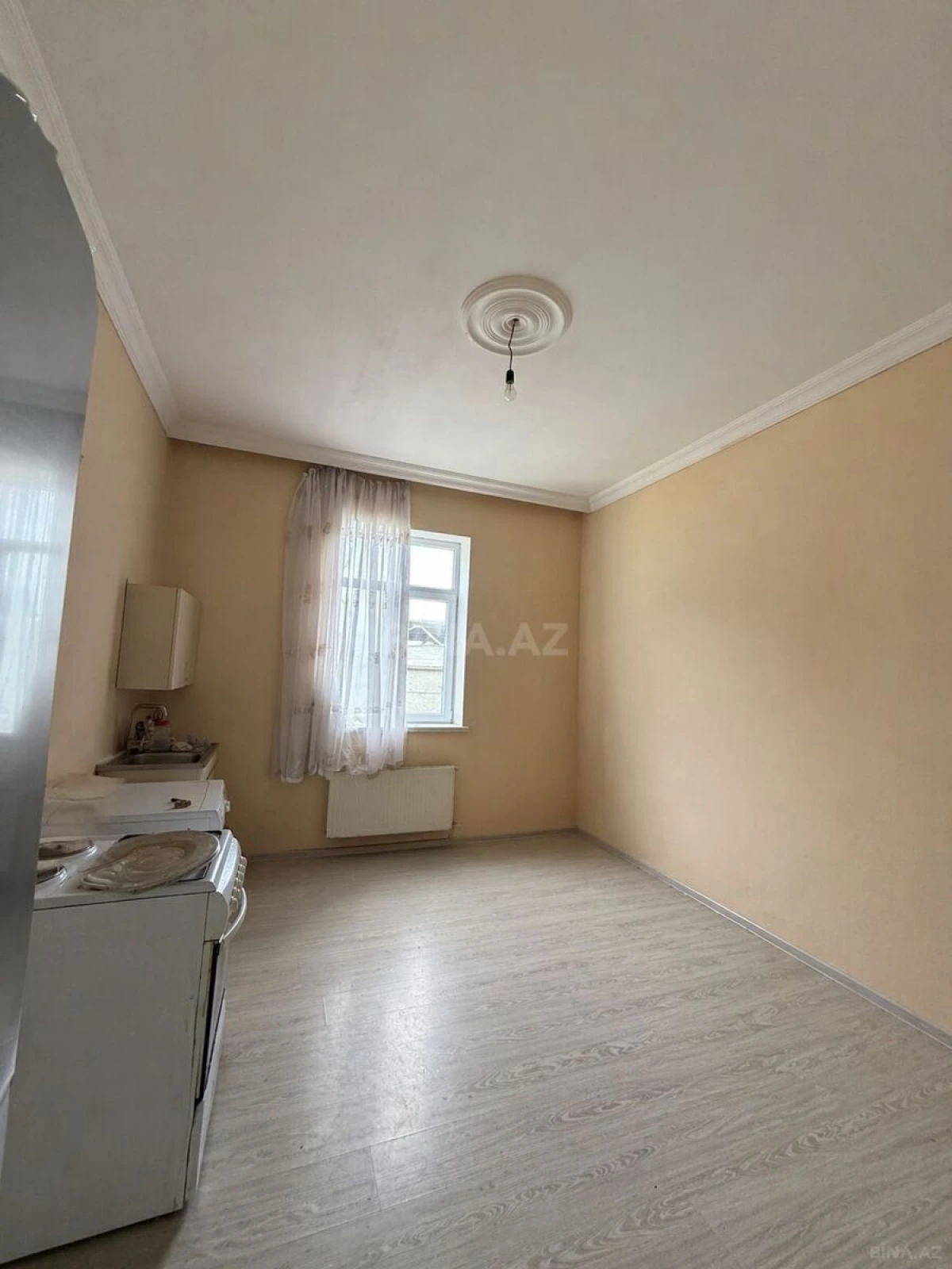 Satılır 5 otaqlı həyət evi 185 m²