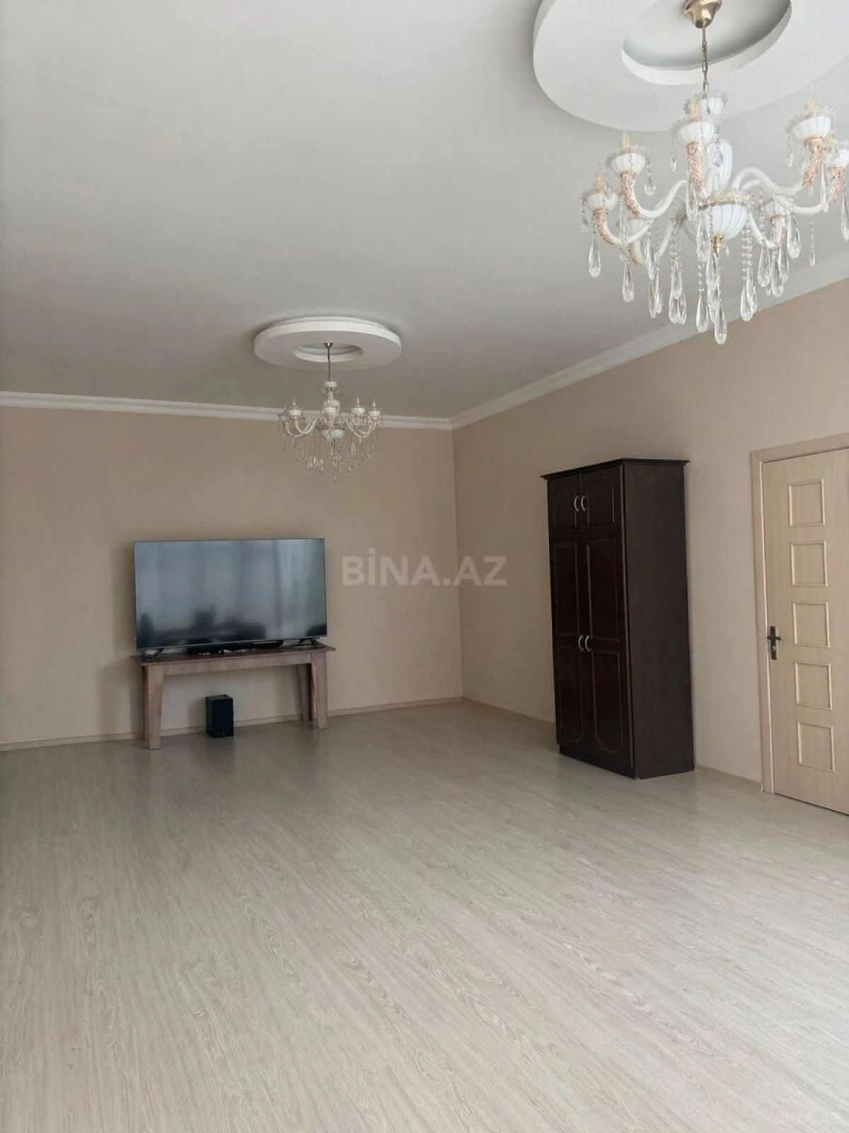 Satılır 5 otaqlı həyət evi 185 m²