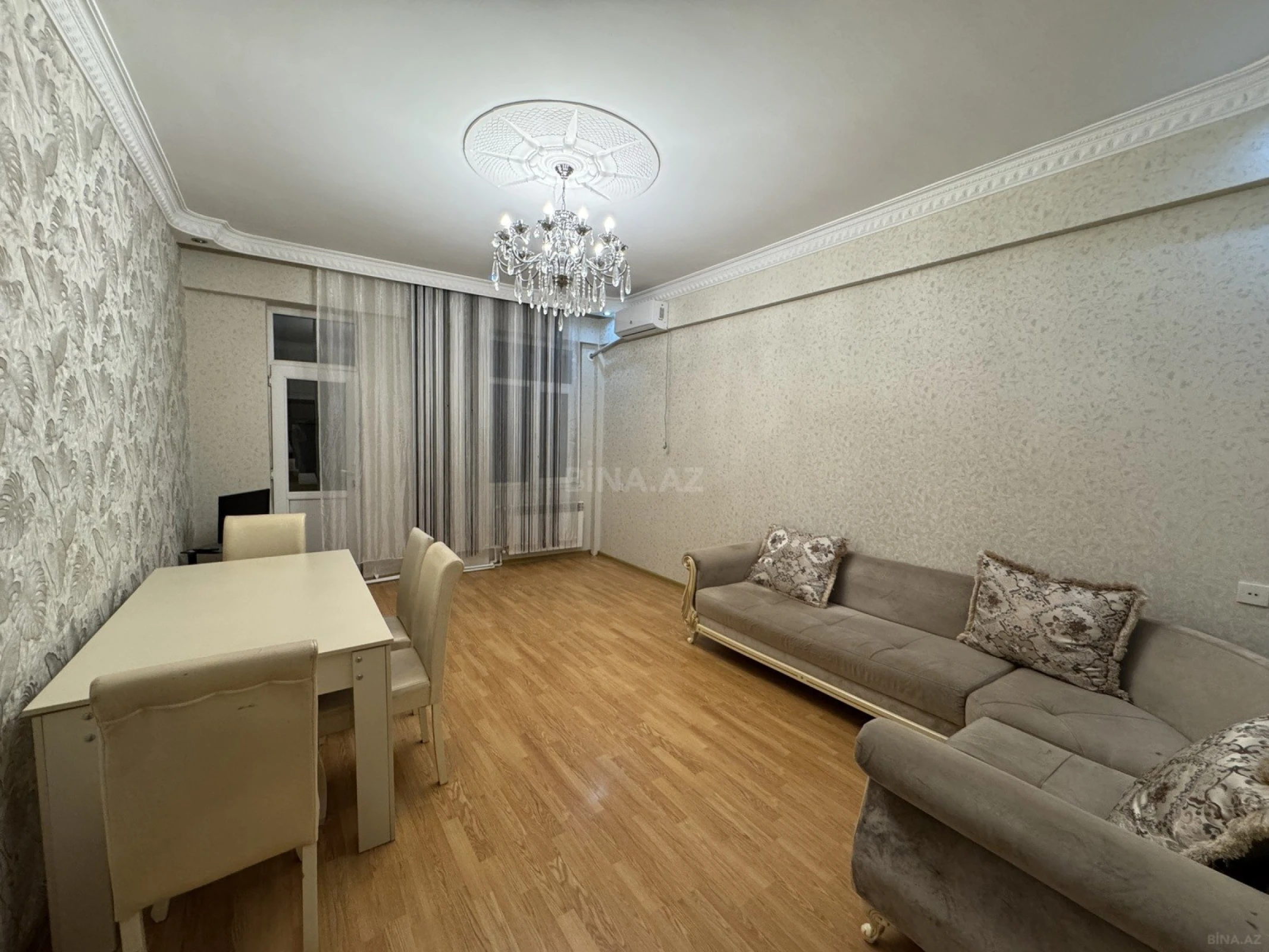 Satılır 2 otaqlı mənzil 70 m²