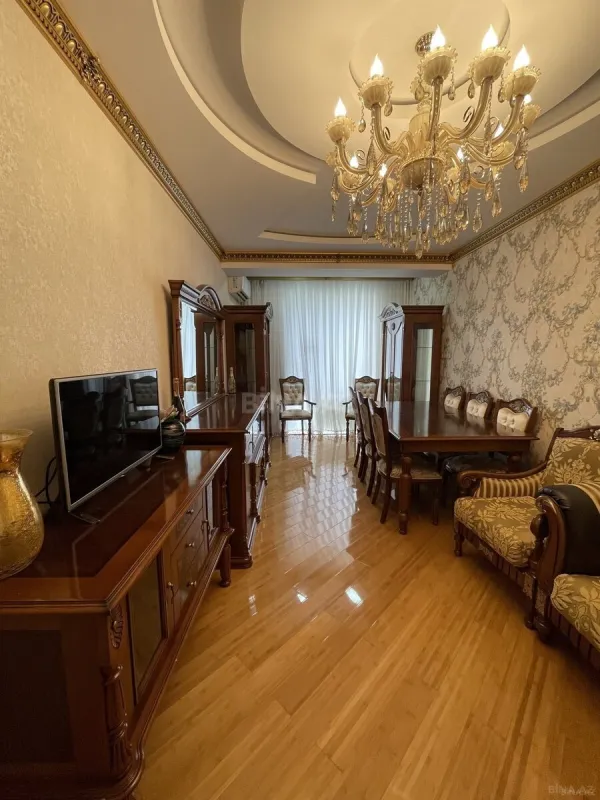 Kirayə verilir 2 otaqlı mənzil 60 m²