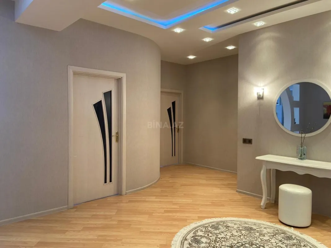 Kirayə verilir 3 otaqlı mənzil 150 m²