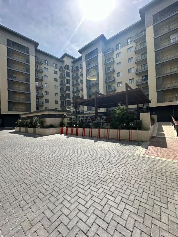Kirayə verilir 3 otaqlı mənzil 130 m²