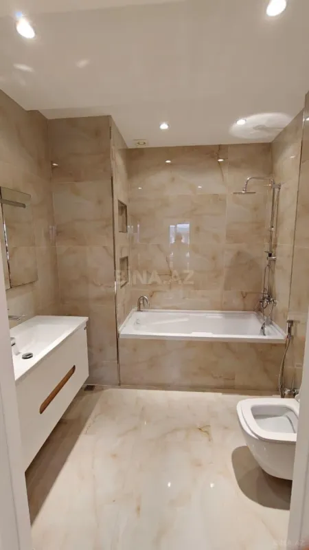 Kirayə verilir 3 otaqlı mənzil 130 m²