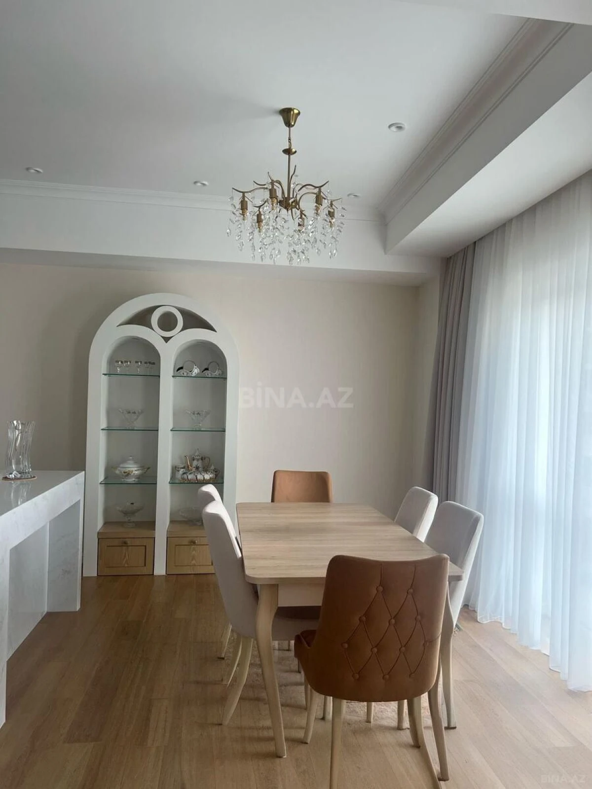Kirayə verilir 3 otaqlı mənzil 130 m²