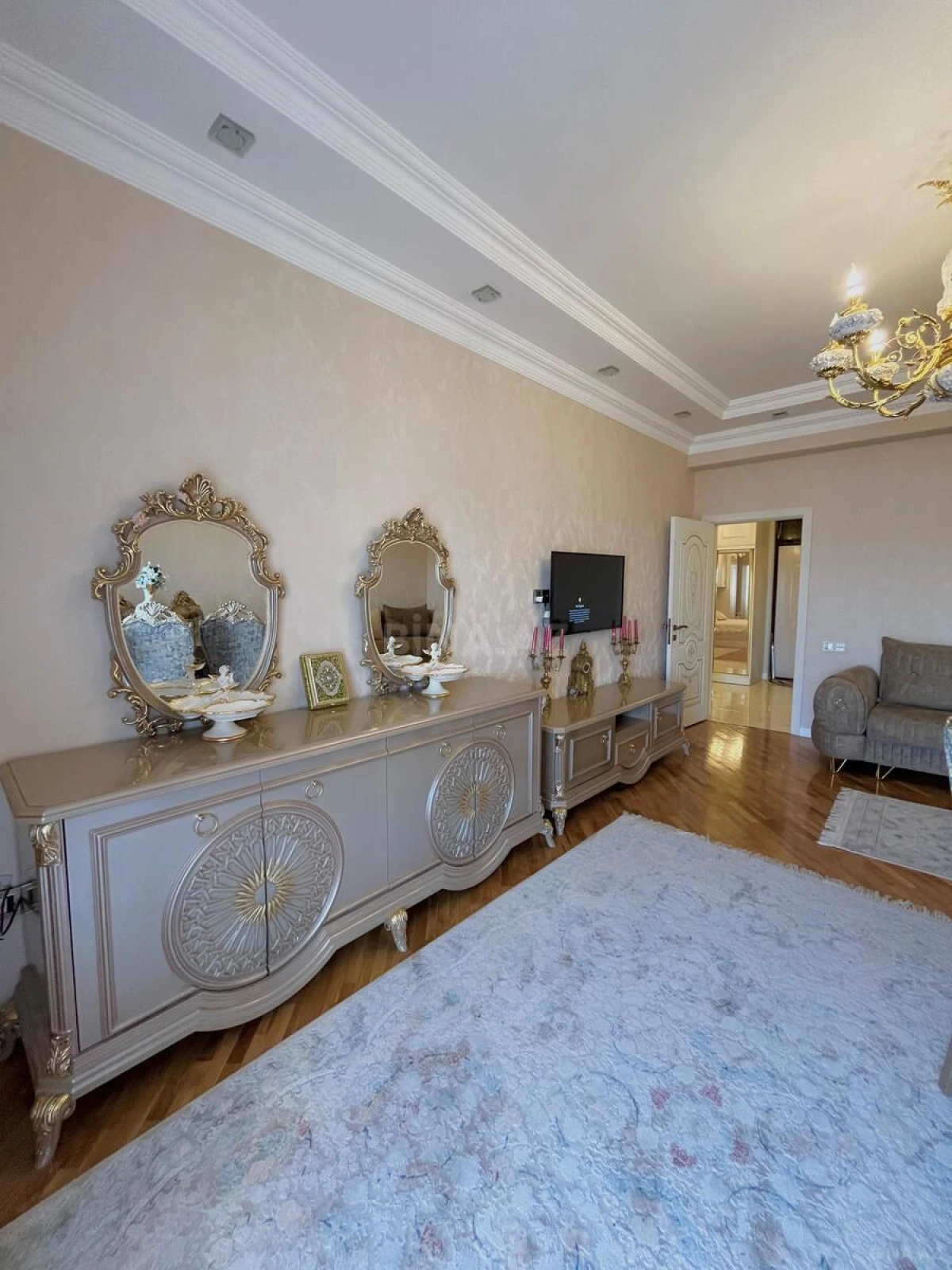 Satılır 2 otaqlı mənzil 90 m²