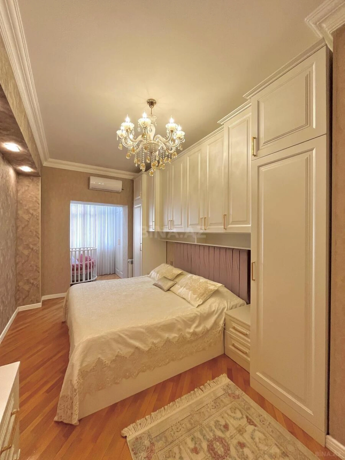 Satılır 2 otaqlı mənzil 90 m²