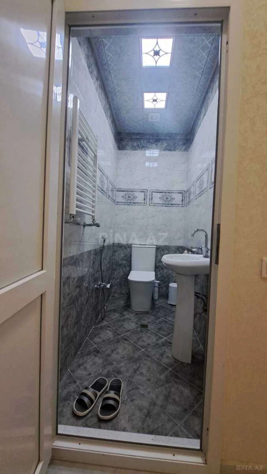 Satılır 3 otaqlı mənzil 133 m²