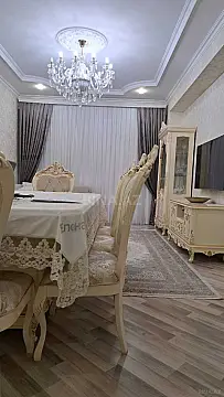 Satılır 3 otaqlı mənzil 133 m²