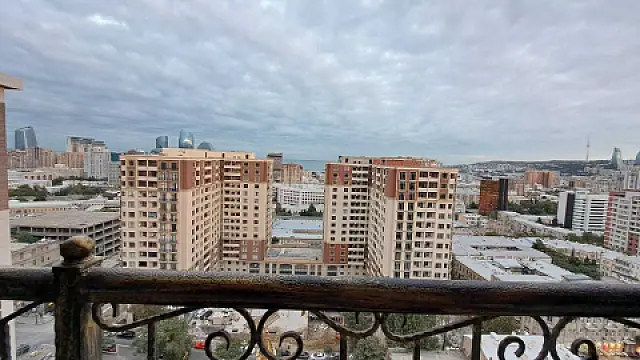 Satılır 3 otaqlı mənzil 133 m² — Bakı 3 otaq 133.00 m²
