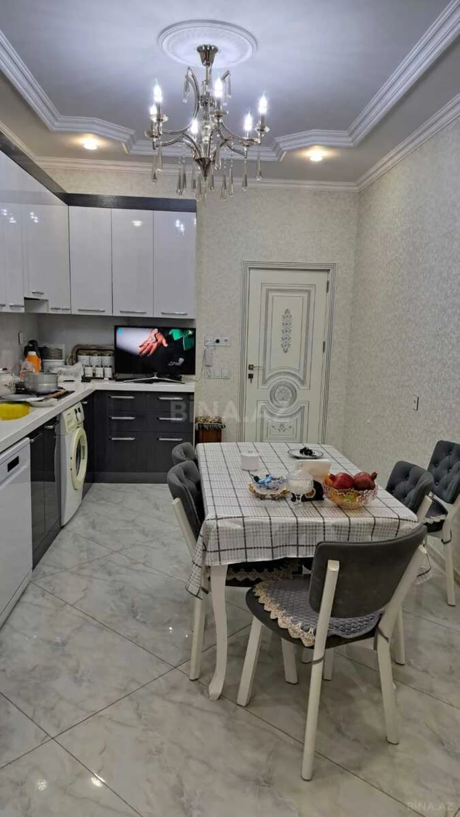 Satılır 3 otaqlı mənzil 133 m²