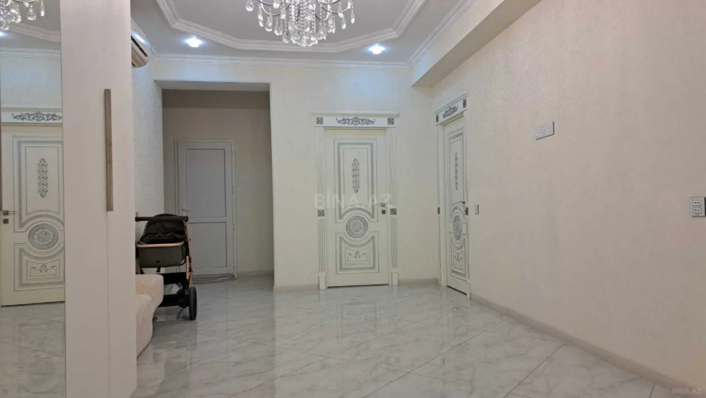 Satılır 3 otaqlı mənzil 133 m²
