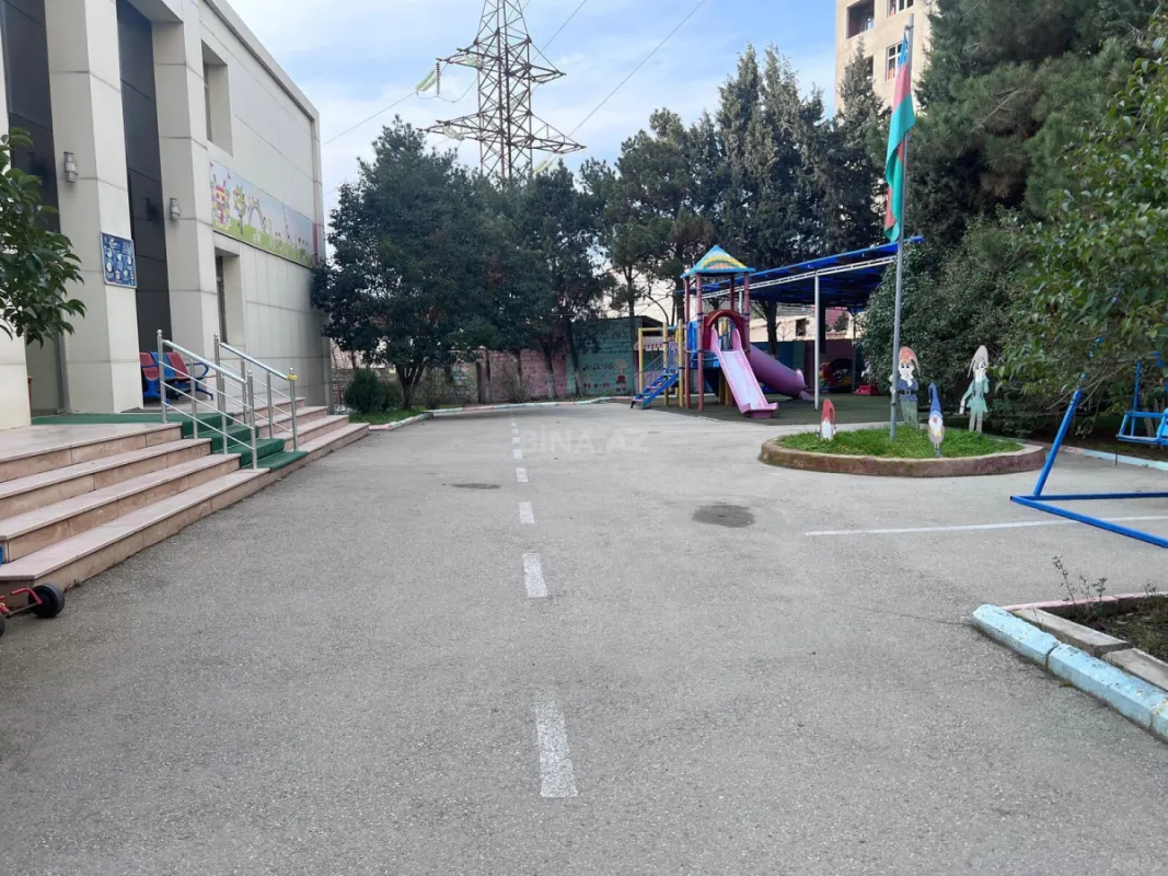 Kirayə verilir 10 otaqlı həyət evi 770 m²