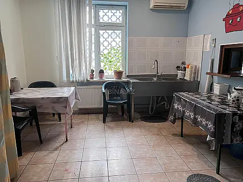 Kirayə verilir 10 otaqlı həyət evi 770 m²