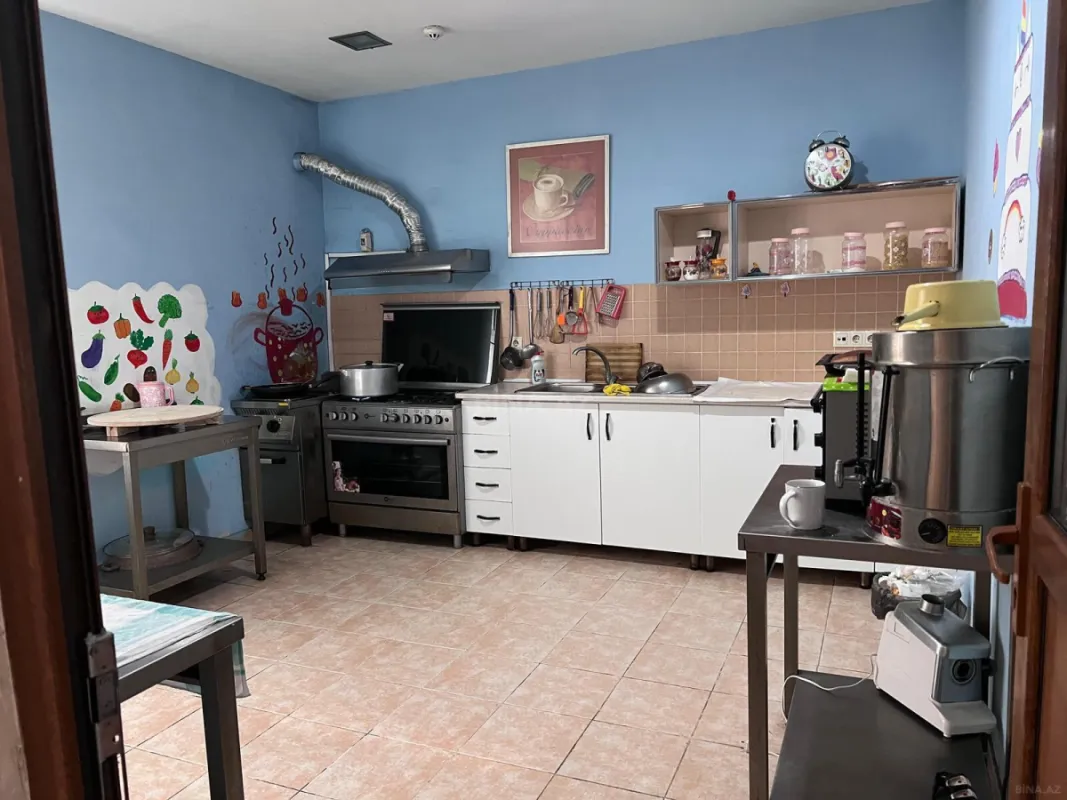 Kirayə verilir 10 otaqlı həyət evi 770 m²