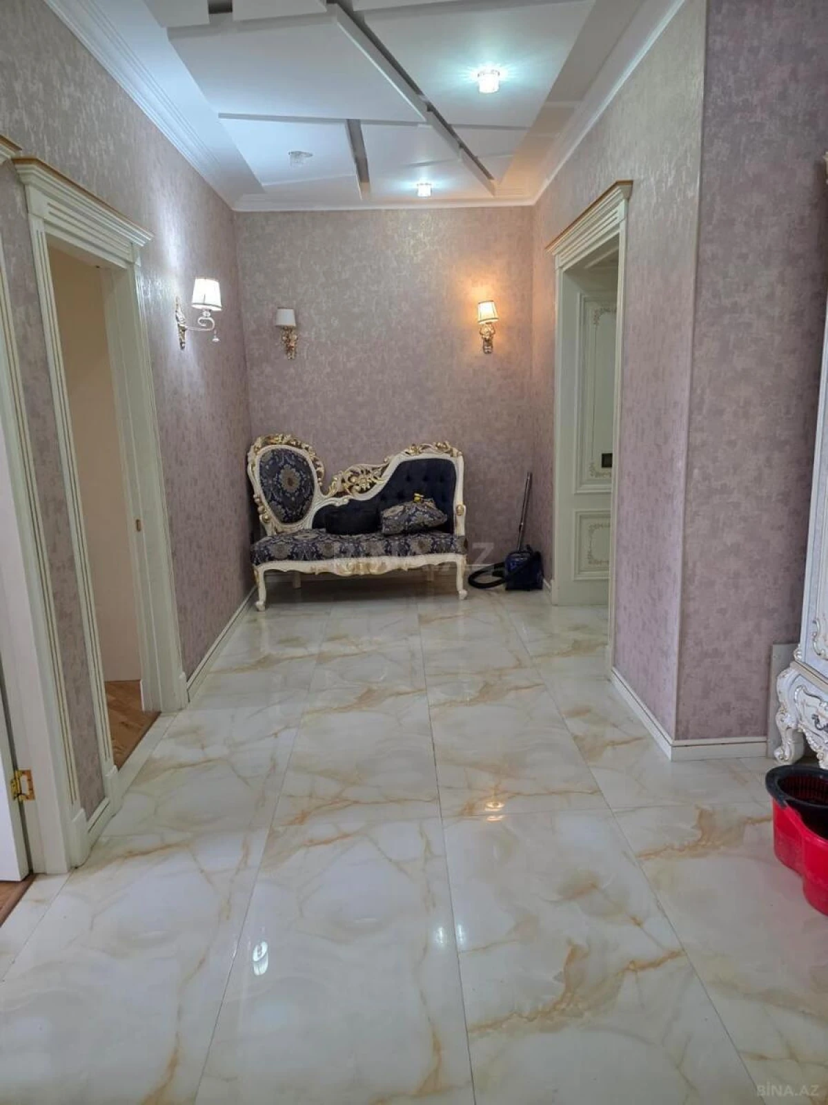 Kirayə verilir 3 otaqlı mənzil 144 m²