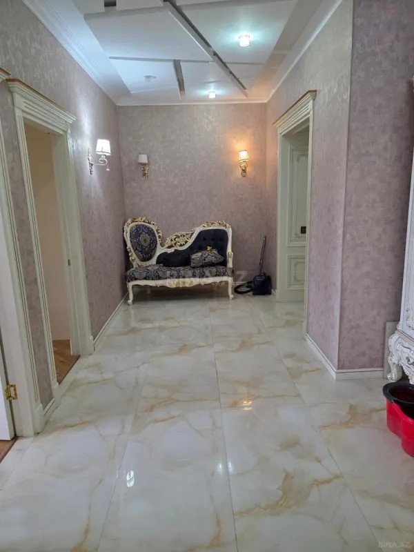 Kirayə verilir 3 otaqlı mənzil 144 m²