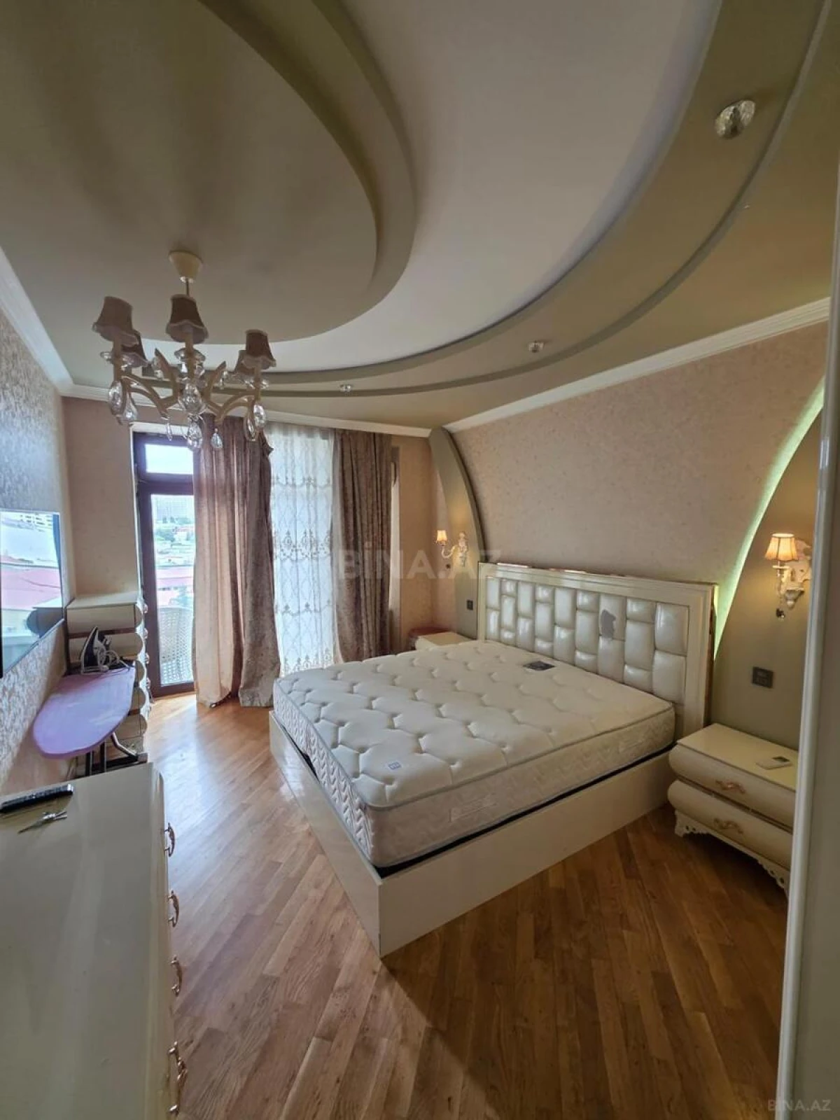 Kirayə verilir 3 otaqlı mənzil 144 m²