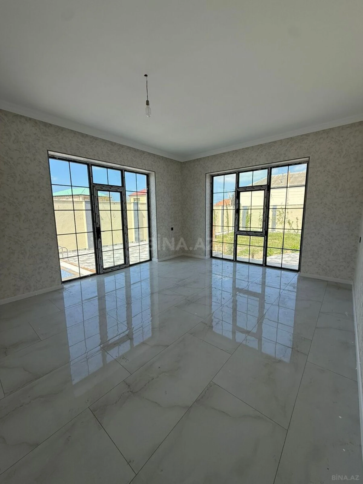 Satılır 3 otaqlı həyət evi 250 m²