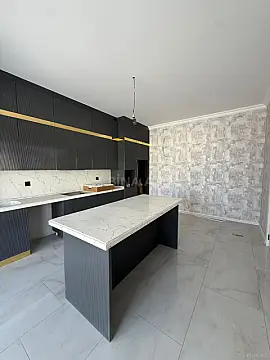 Satılır 3 otaqlı həyət evi 250 m²