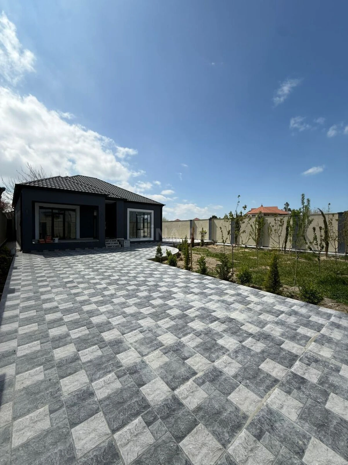 Satılır 3 otaqlı həyət evi 250 m²