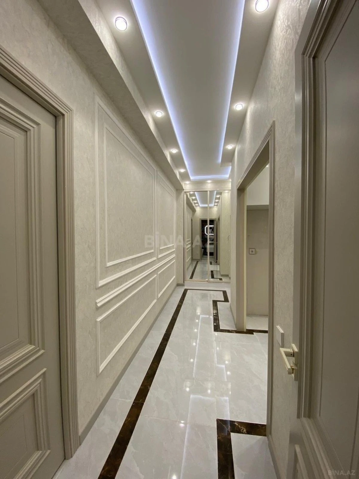 Satılır 2 otaqlı mənzil 63 m²