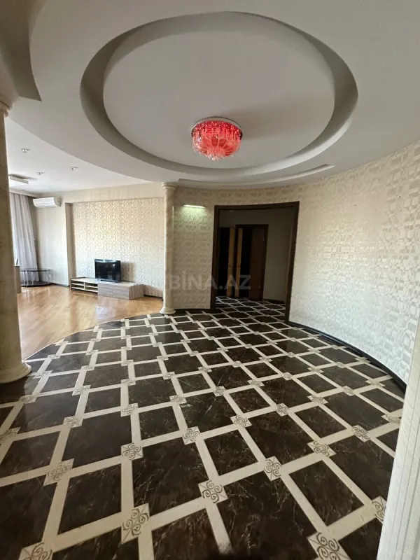 Kirayə verilir 4 otaqlı mənzil 150 m²