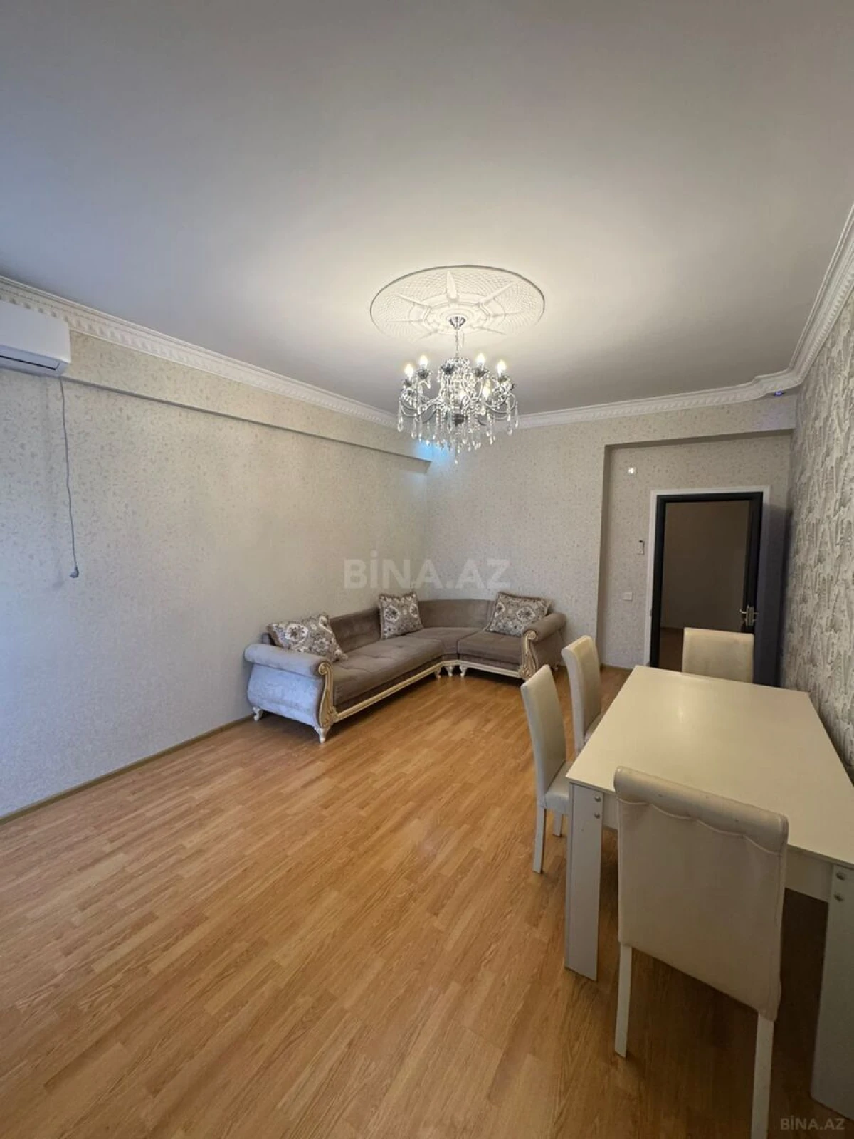 Satılır 2 otaqlı mənzil 70 m²