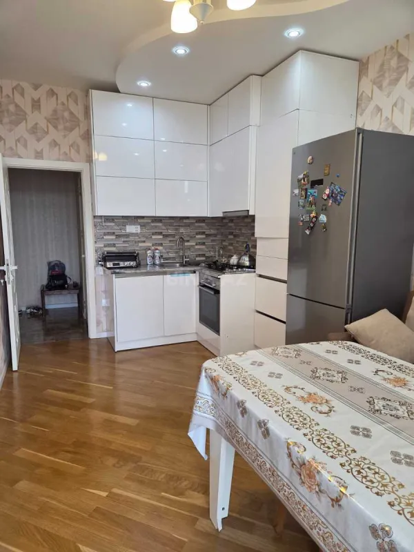Satılır 2 otaqlı mənzil 69 m²