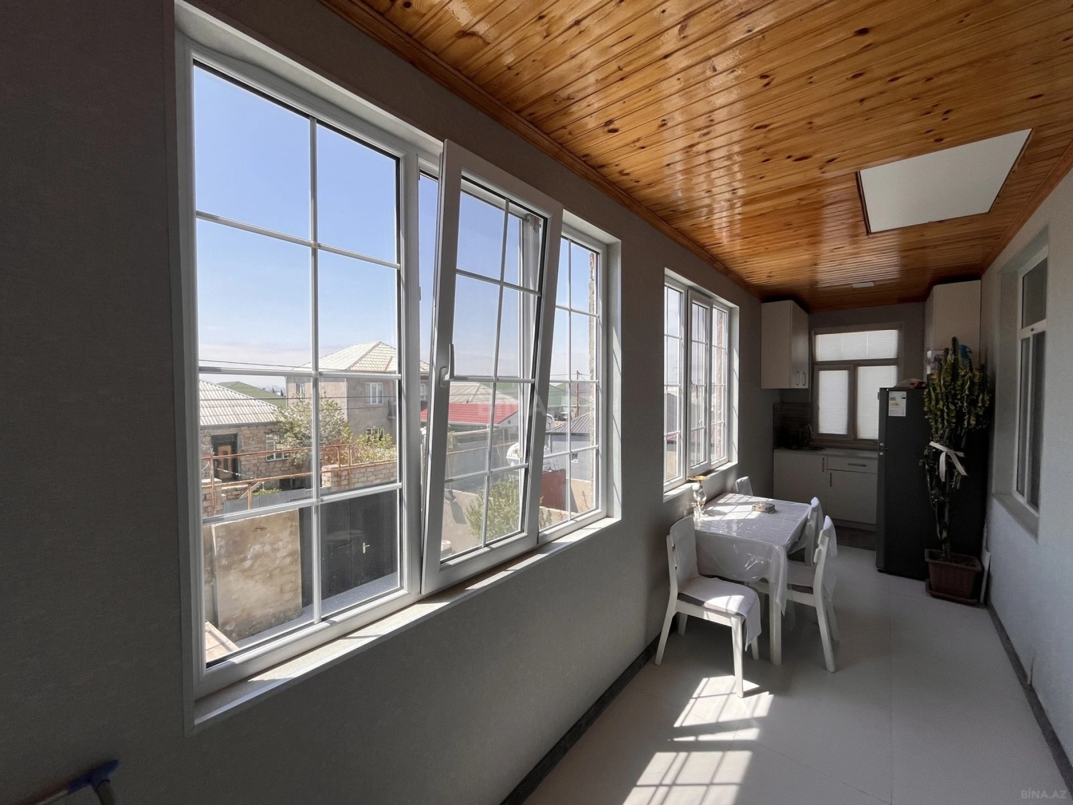Satılır 6 otaqlı həyət evi 230 m²